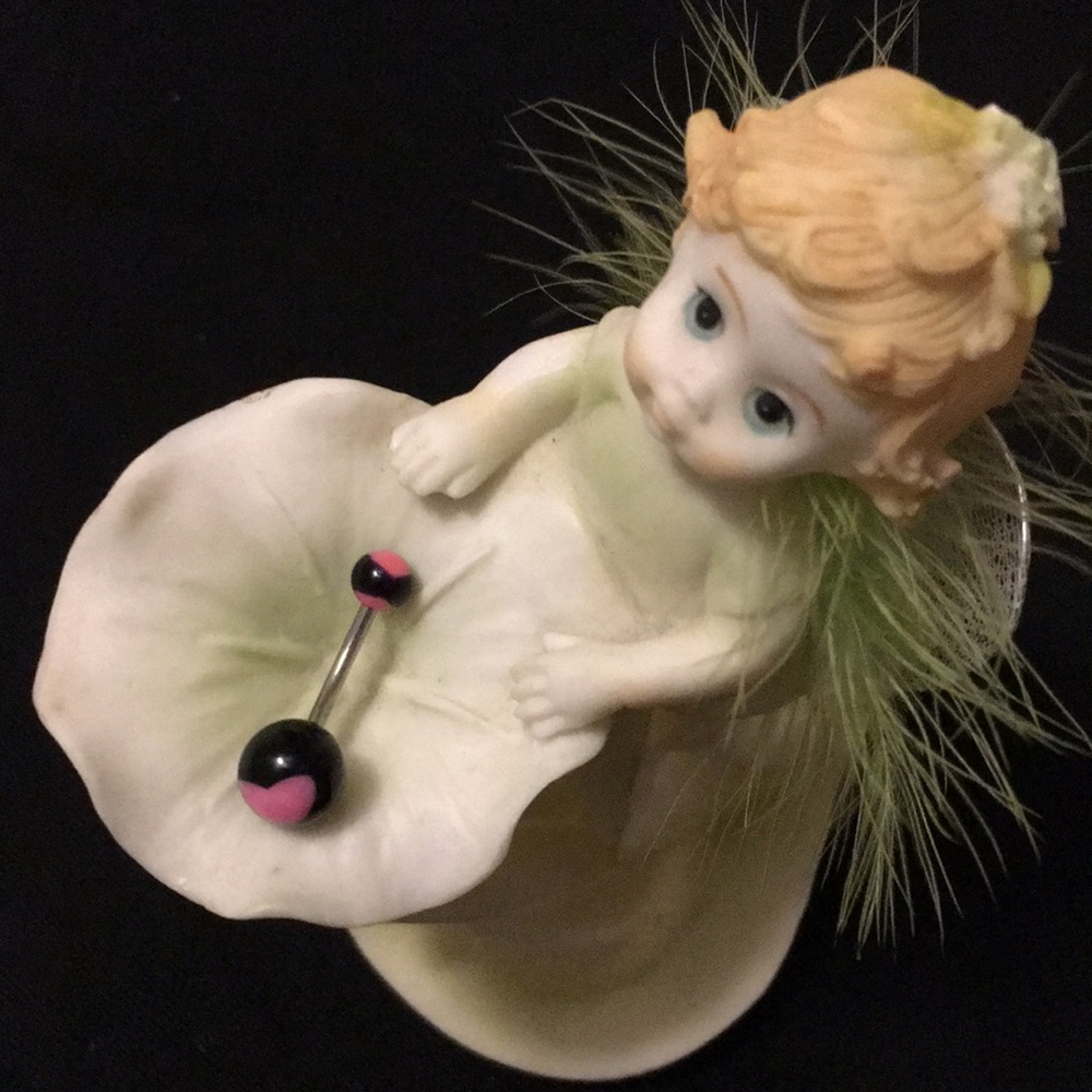 NWOT Pink and black belly button ring.